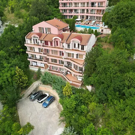 Apartment Complex Karia 6 Kavarna